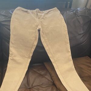 Women's Skinny Jeans in Tan